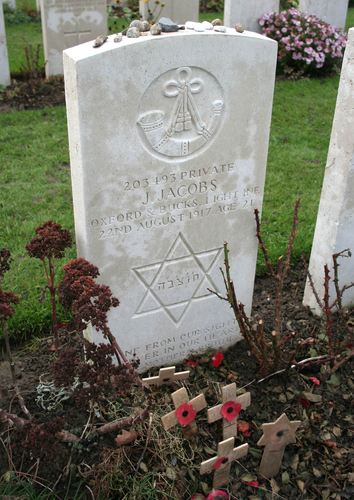 Photo cimetière de Tyne Cot - tombe d'un soldat juif