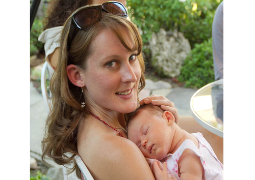 Photo demoiselle avec un bébé