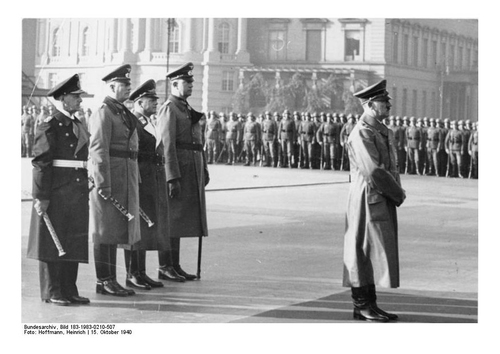 Photo Hitler à une cérémonie d'état