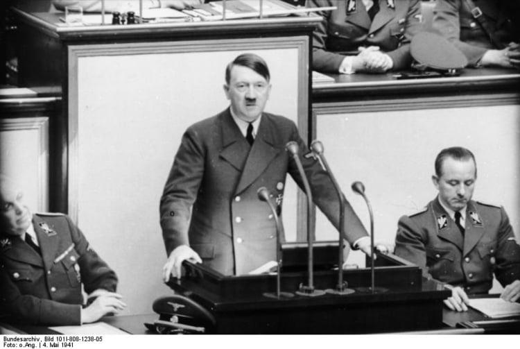 Photo Berlin-Le Reichstag - discours d'Hitler