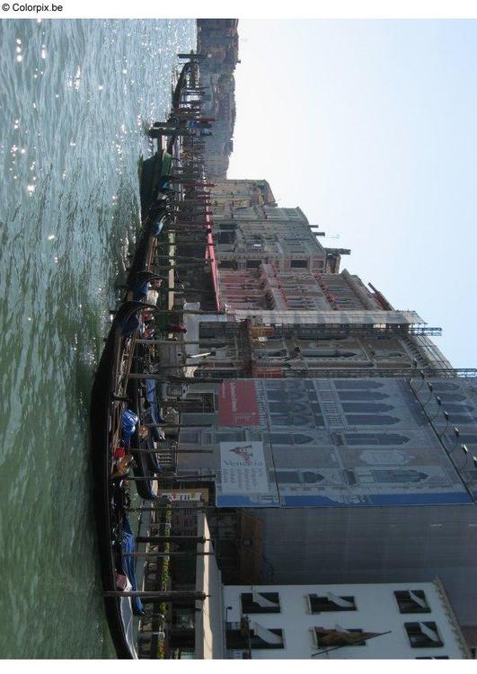 Gondoles sur le grand canal