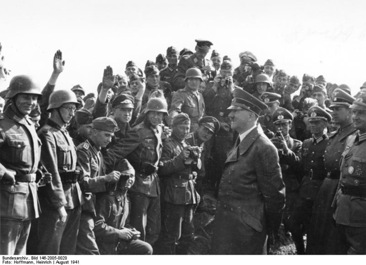 Photo Oste - Hitler en visite chez ses troupes