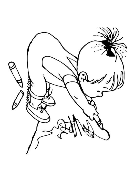 petit enfant déssine