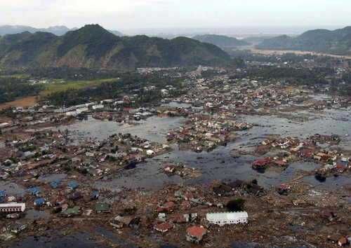 village après le tsunami