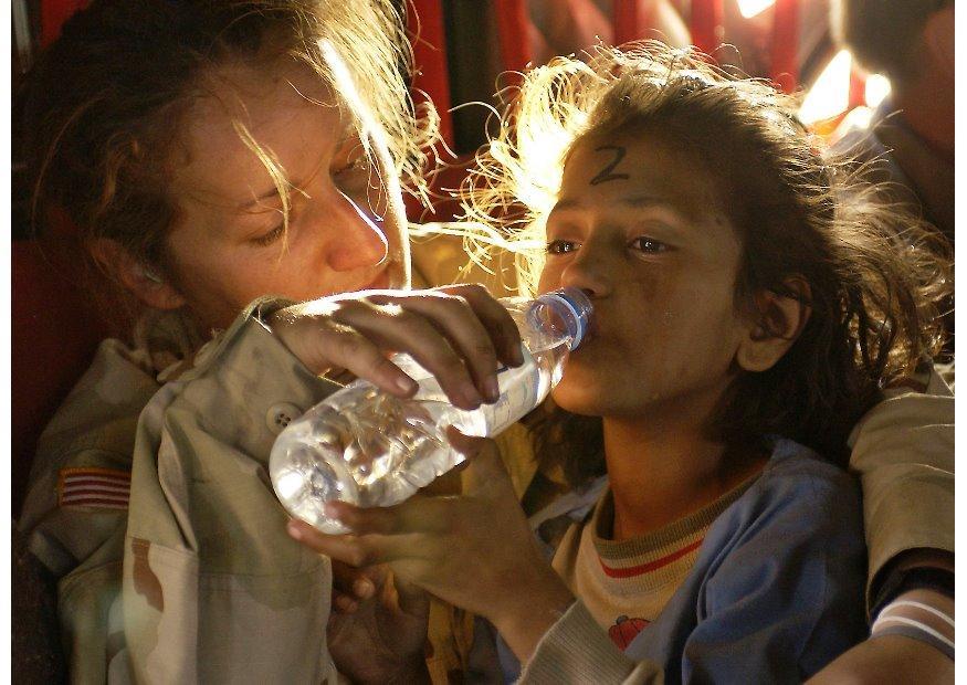 aide aprA¨s un tremblement de terre au pakistan Photo aide aprA¨s un tremblement de terre au pakistan
