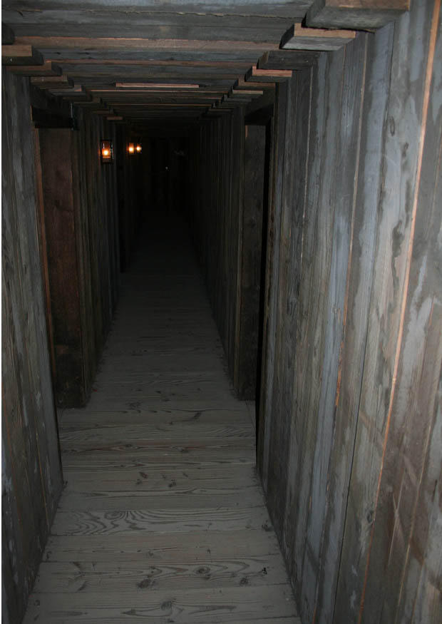 couloirs dans une mine - reconstitution Photo couloirs dans une mine - reconstitution