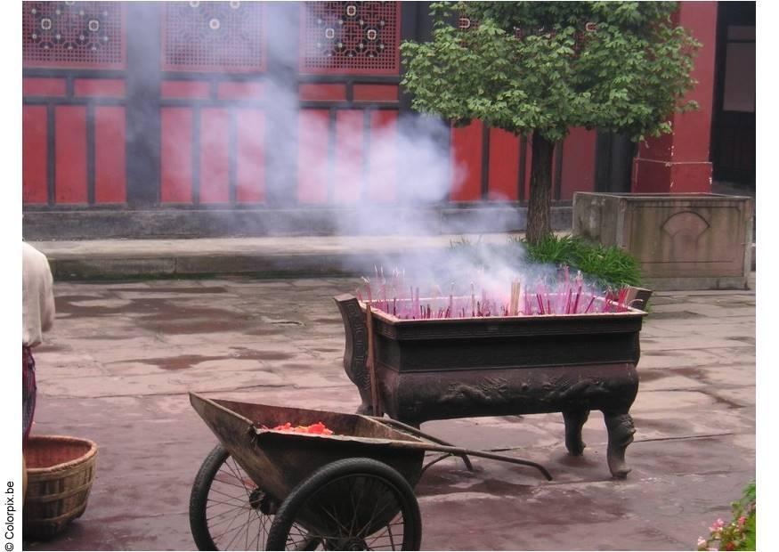encens au temple chengdu Photo encens au temple chengdu