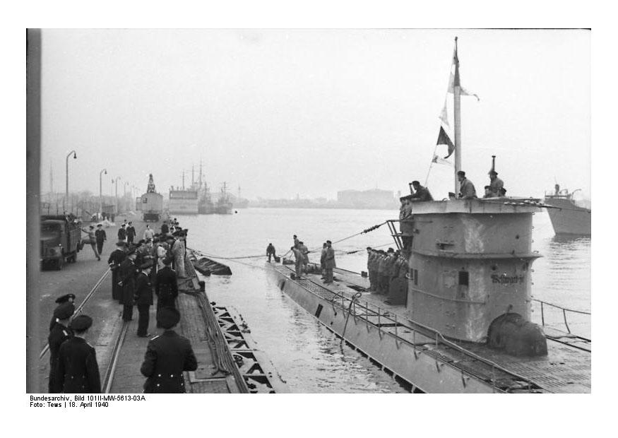 le u37 rentre dans le port de wilhelmshaven Photo le u37 rentre dans le port de wilhelmshaven