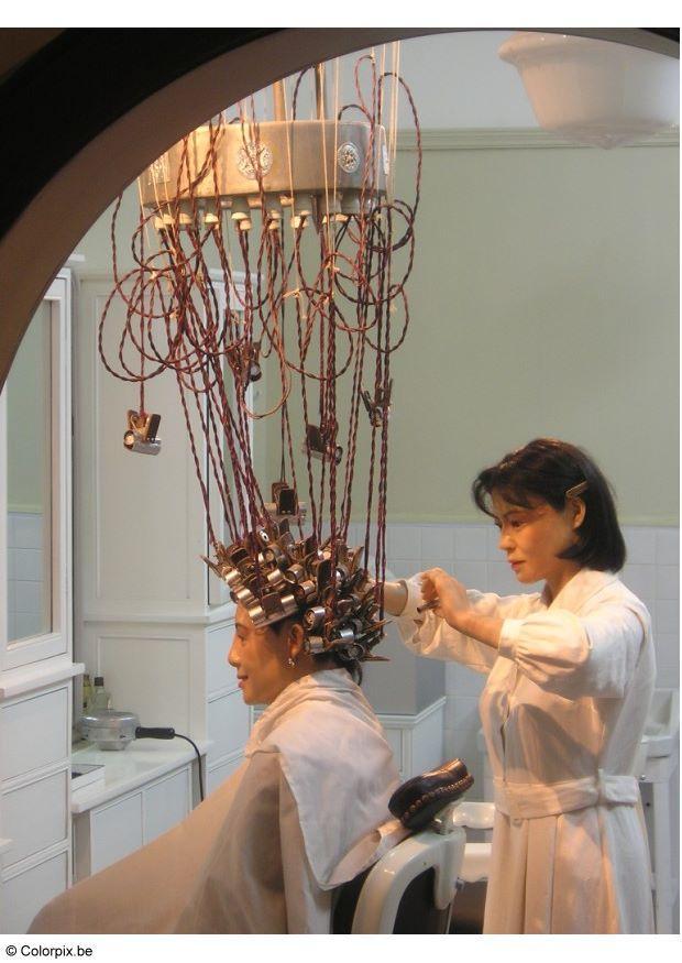 reconstitution dun vieux salon de coiffure Photo reconstitution dun vieux salon de coiffure