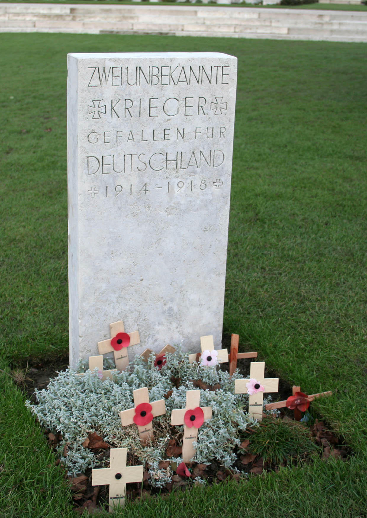 Photo CimetiÃ¨re de Tyne COT - tombe d'un soldat allemand
