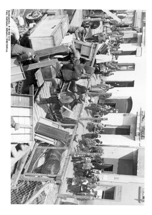 distribution de meubles au ghetto de Litzmannstadt