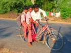 enfants sur vélo