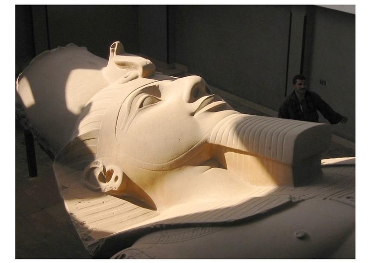 Photo grande statue de Ramses I, Memphis