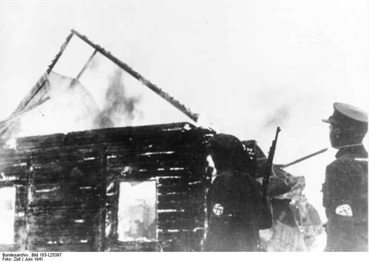 Photo La Lituanie   - synagogue en feu