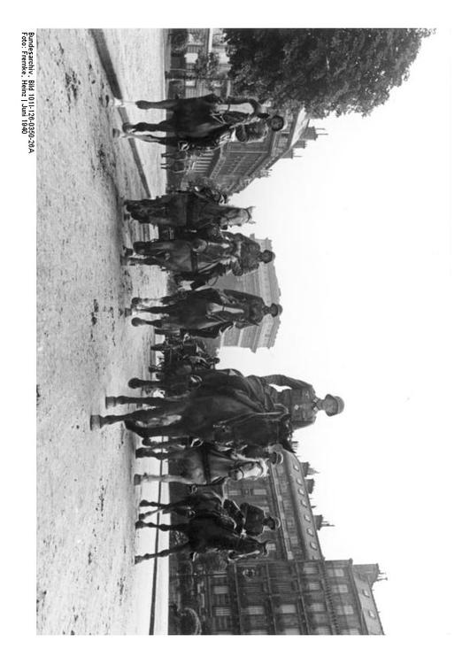 Marche des troupes allemands Ã  Paris