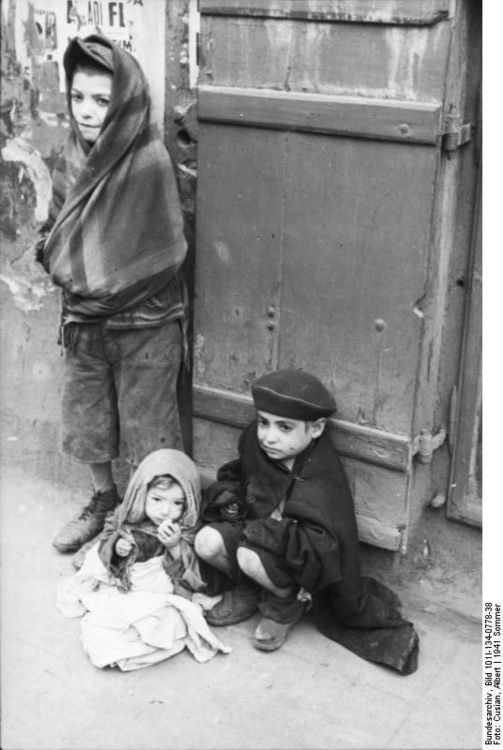 Photo Pologne - ghetto de Varsovie - enfants