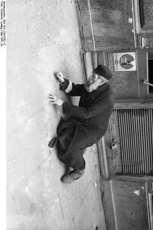 Pologne - Ghetto de Varsovie - vieil homme