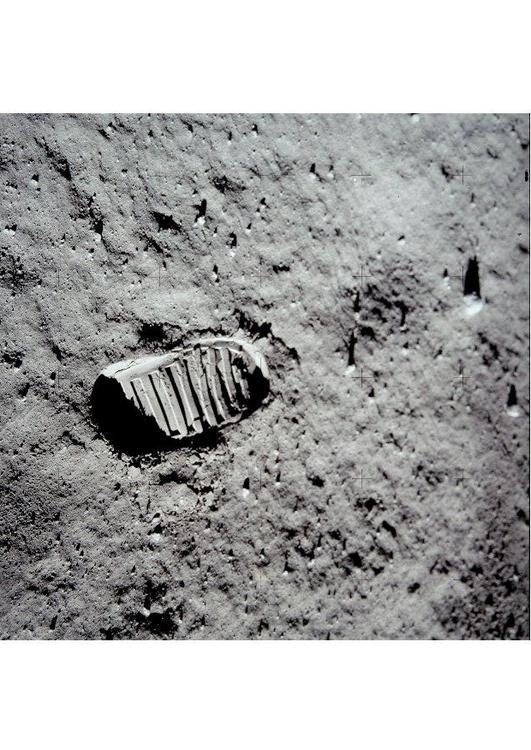 premier pas sur la lune