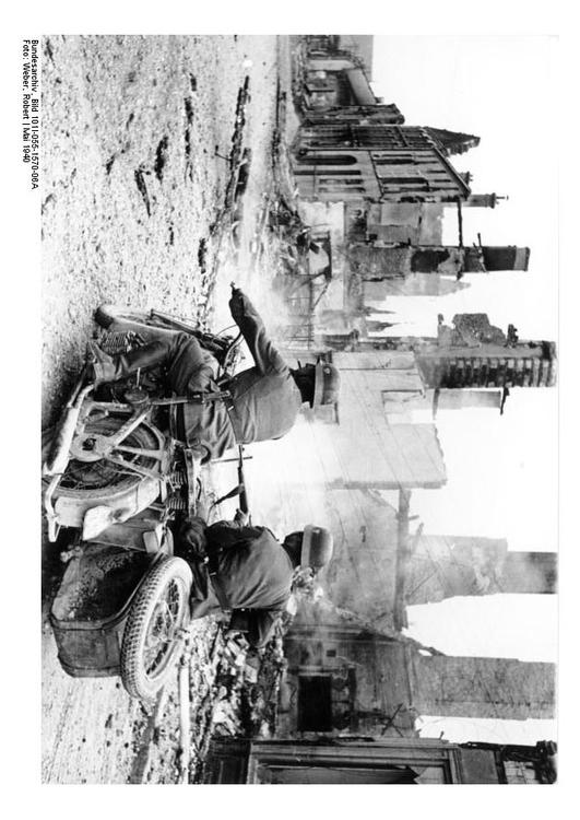 soldats dans les ruines - France