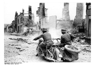 soldats dans les ruines - France