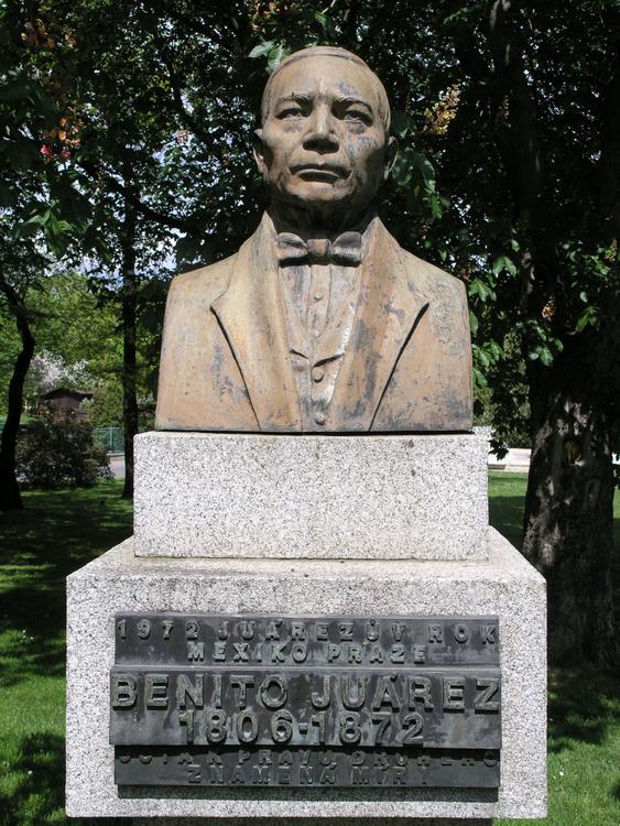 statue  prÃ©sident Benito JuÃ¡rez