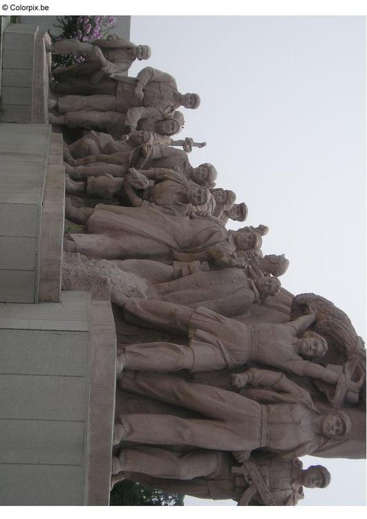 statues place de tiananmen