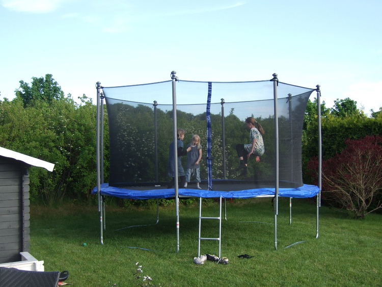 Photo trampoline